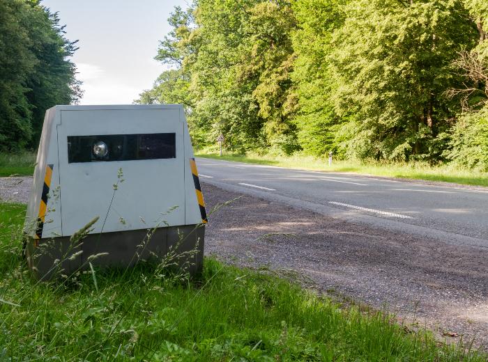 Un radar fixe sur la route - article par Maître Franck Cohen