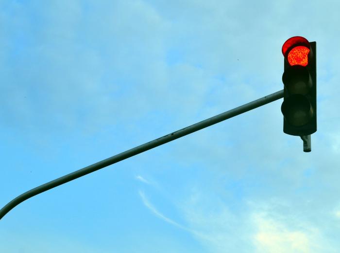 feu tricolore au rouge